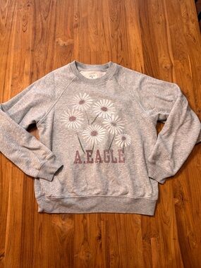 American Eagle Daisy Flower Sweatshirt Women’s Medium Crewneck